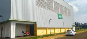 Montagem de fotos mostrando diferentes modalidades de esporte em Arapongas, como futebol, futsal e voleibol.