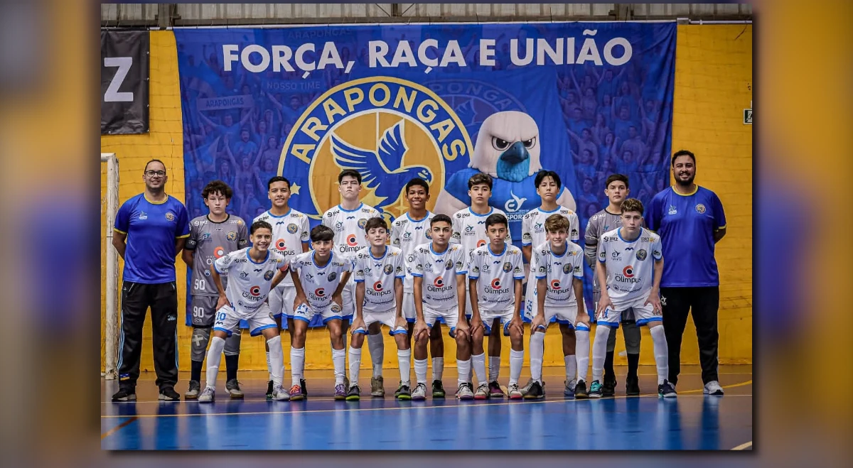Eventos esportivos em Arapongas mostrando a fachada iluminada do Centro de Iniciação Esportiva Maurinho Cassitas sob a luz do dia.