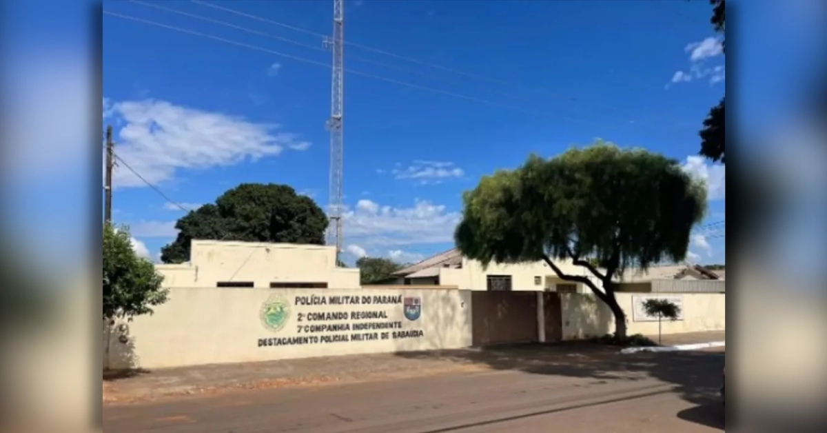Fachada do Módulo Policial com viatura estacionada, ilustrando o registro de golpe na internet em Sabáudia.