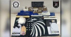 Apreensão de drogas realizada pela Guarda Municipal em Arapongas durante investigação de tráfico de drogas.