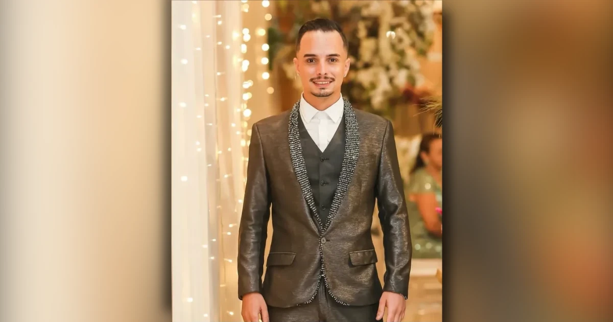 Viatura policial durante atendimento da ocorrência de homicídio em Miraselva que vitimou o cabeleireiro Kaio Scaloni.