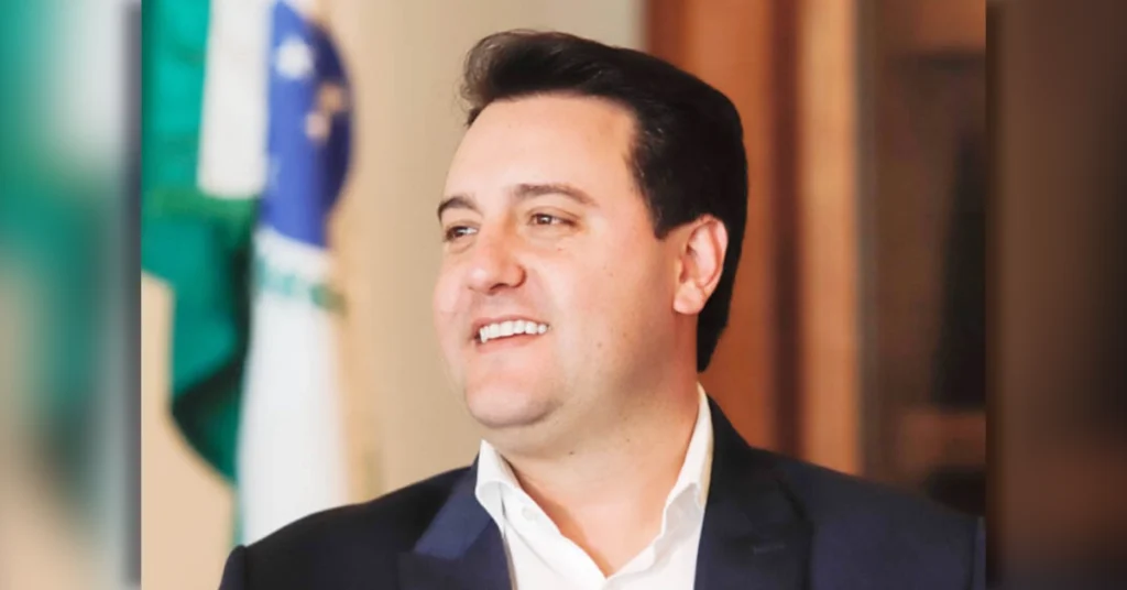 O governador Ratinho Junior e o pré-candidato Sandro Alex em agenda pública no Paraná.