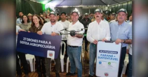 Governador Ratinho Jr durante entrega de drones para Adapar em Sabáudia PR