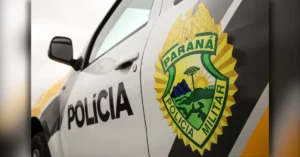 Viatura da Polícia Militar durante patrulhamento em ação que resultou na prisão de homem procurado pela justiça em Arapongas