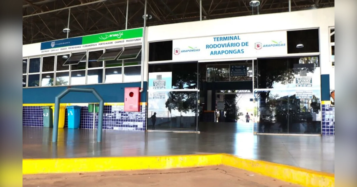 Fachada da Rodoviária Municipal, onde um motorista agredido em Arapongas sofreu ataques ao negar desembarque.